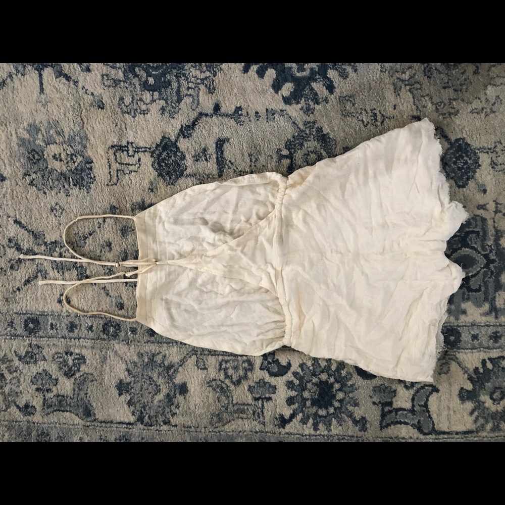 Embroidered linen romper - Picture 4 of 4